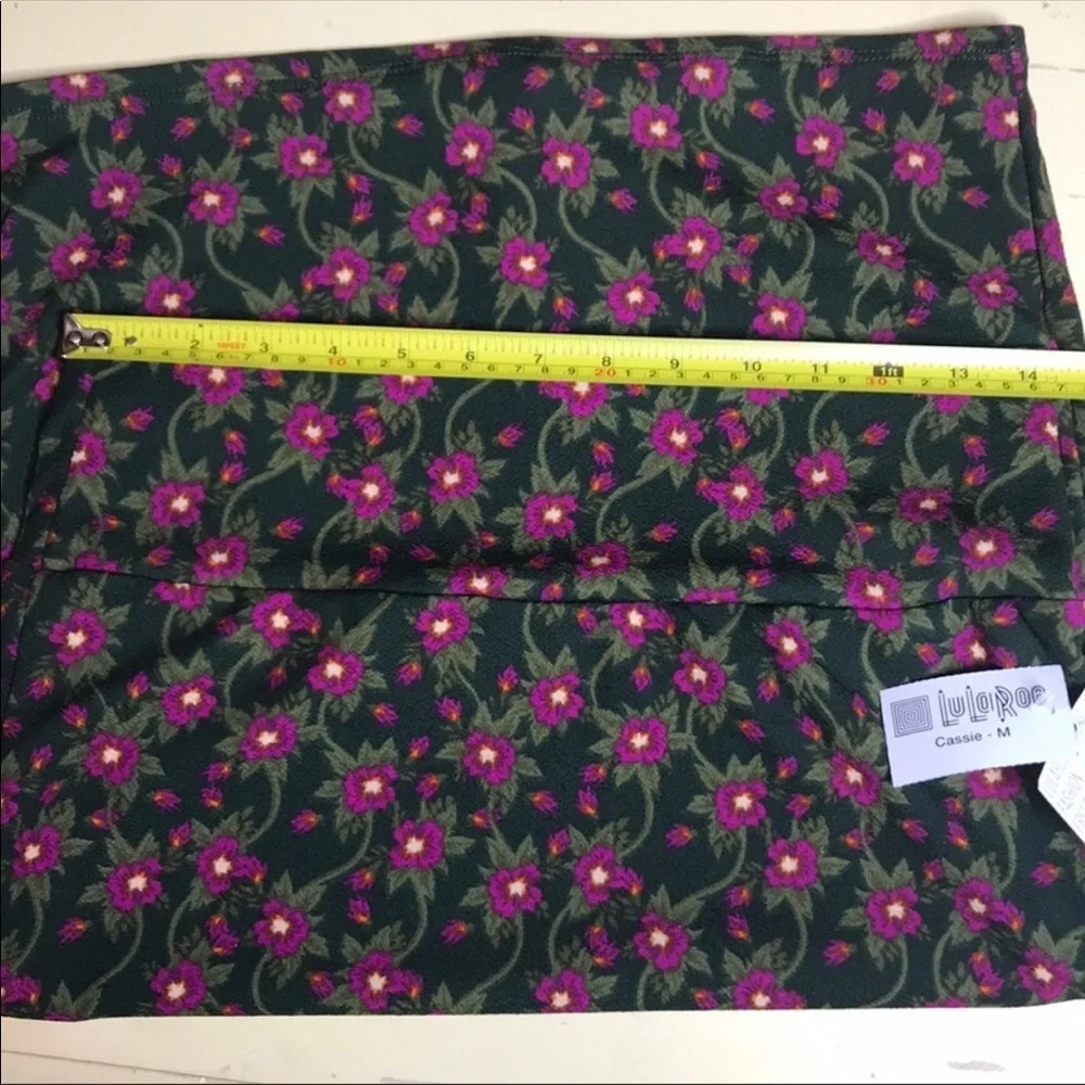 Lularoe Cassie pencil skirt stretchy Floral M
